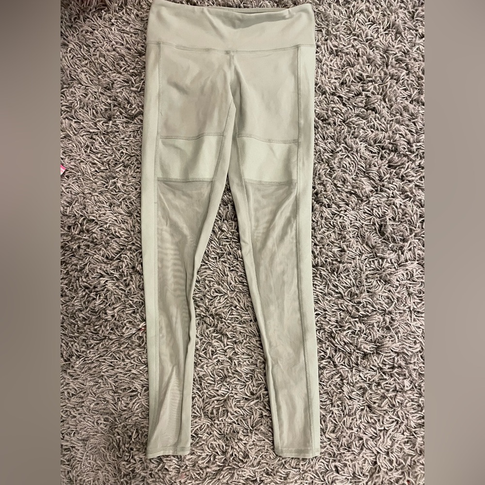 Alo leggings !! Hard to find these